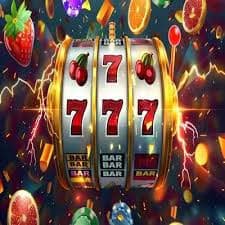 Proses pendaftaran Free Play jalur 777 menampilkan formulir email, verifikasi telepon, dan akses instan ke permainan