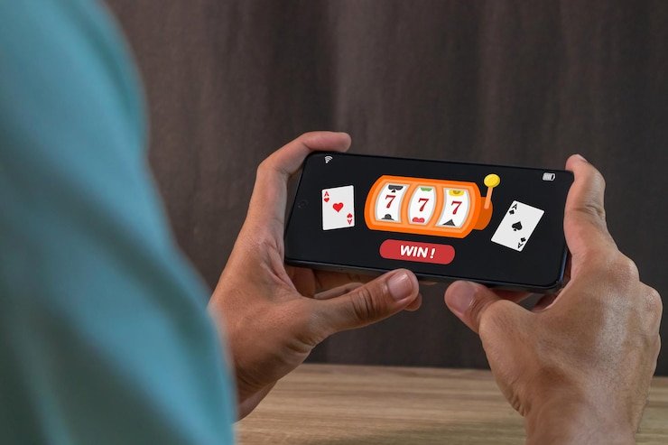 Notifikasi dan riwayat cashback mingguan terlihat di dashboard jalur 777